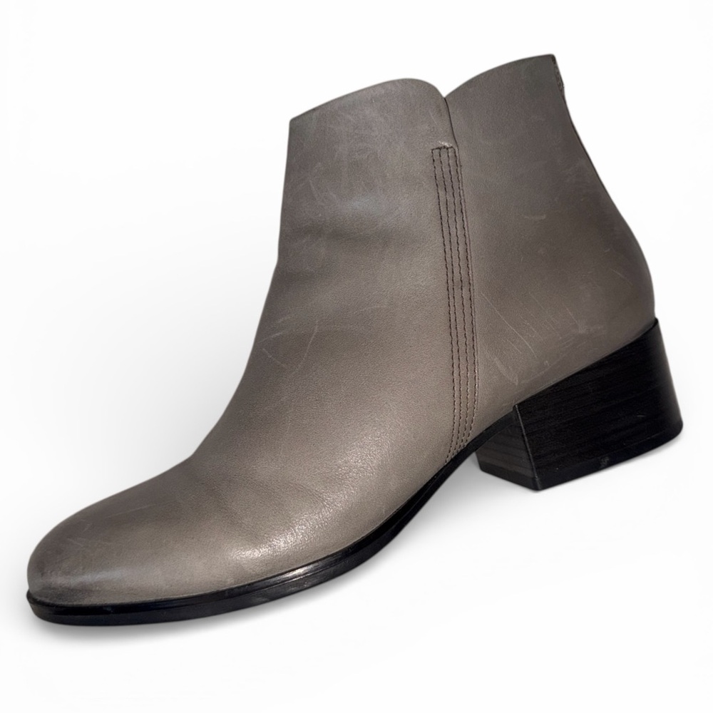 Clarks Women's Gray Ankle Booties